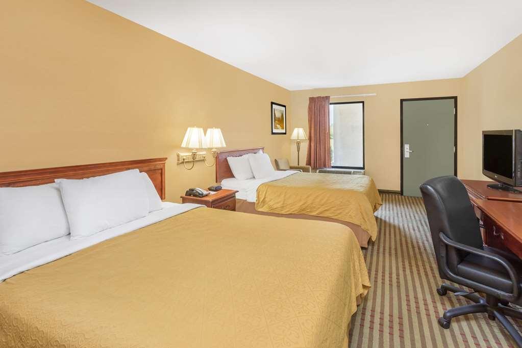 Howard Johnson By Wyndham Chattanooga Lookout Mountain Room photo
